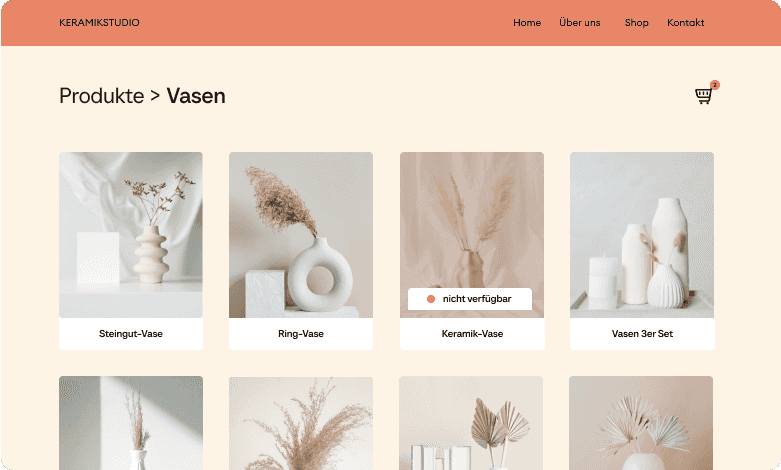 Webseite zeigt Keramikvasen, darunter Stein, Ring, Keramik (ausverkauft) und Vasen-Set, mit minimalistischem Design.